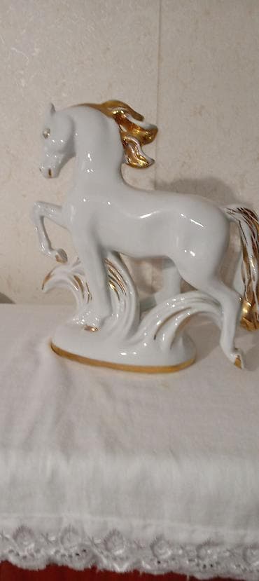 statuetki: At Farfor — 3