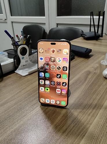 ccit a103 pro: Honor 400 pro 256gb,snapdragon gen3, 12+12 ram, android 16 5il — 4