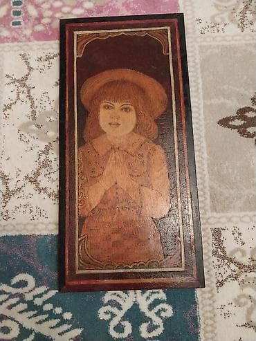 Taxta nərd taxtası – əl işidir - Material: bərk ağac, şellak/laqlaq