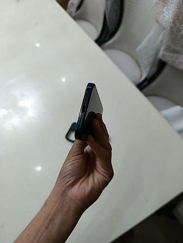 philips xenium 9@9d: IPhone 15, 128 GB, Qara, Face ID — 9
