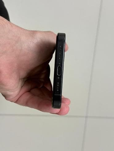 iphone s4: 256 GB, Black Titanium, Face ID, Simsiz şarj — 4