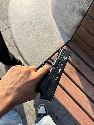 helium sar: Glock 18 üslubunda 6 mm softair/BB tapança (oyuncaq/airsoft) - — 2