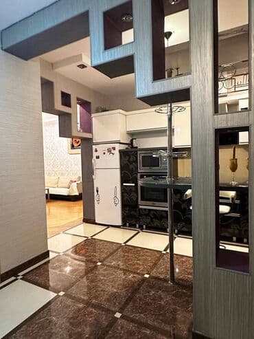 sarayda yeni tikili binalar: Xətai Rayonu, Xətai metrosu yaxınlığında. 18 mərtəbəli yeni tikili — 10