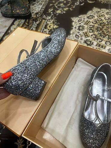 qadin ayaqabisi: Zoluwka ayaqqabisi Moonsunan alinib 2 defe geyinilib — 2