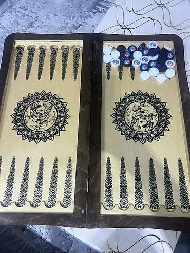 Nərd İstifadə olunmadığı üçün satıram Yüngül cızıqlar var Əcəmi