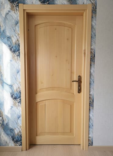 Taxta otaq qapısı - Material: təbii ağac, parlaq lak örtük - Rəng — 1