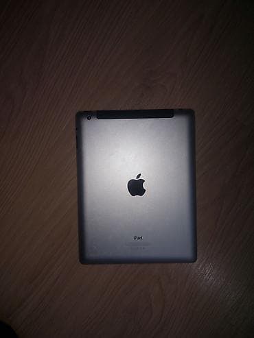 ipad tablet: İşlənmiş Apple iPad 4 (2012), 9,7", < 64 GB, Ünvandan götürmə — 4