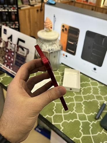 iponalar: IPhone 13, 128 GB, Qırmızı — 6