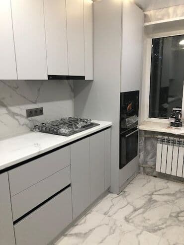 Табуретки на заказ: Кухонный гарнитур на заказ, Самозакрывающие петли, Ламинат гладкий, Есть кредит, Бесплатная доставка — 5