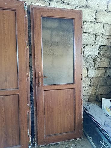 plastik gapı: Plastik qapi 2eded idyal veziyetde, ağır Cox keyfiyetli qapilar,di — 2