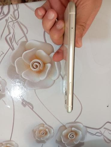 iphone s16: IPhone 11, 128 GB, Ağ, Face ID — 7