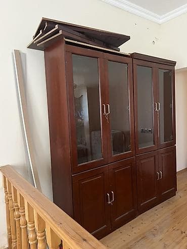 parca dolab: Taxta vitrin/dolab - Material: tünd qəhvəyi rəngli MDF/taxta karkas - — 1