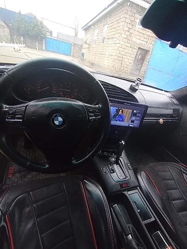 bmw x6 35i xdrive: BMW 3 series: 2 l | 1993 il Sedan — 10