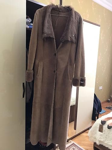 Женская одежда: Dublonka əla vəziyyətdədir.Cəmi 3 dəfə toya geyinilib.ölçüsü 4xl, yəni — 2