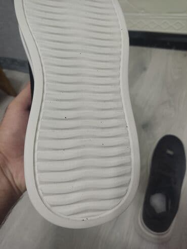 parça krasofkalar: Qara-rəngli uniseks idman ayaqqabısı. krasovka.Krasovka. 42-42.5 — 9