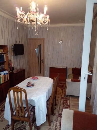 9 ci mikrorayon satilan evler: Bakı, 2 otaqlı, Köhnə tikili, m. Xalqlar Dostluğu, 50 kv. m — 2