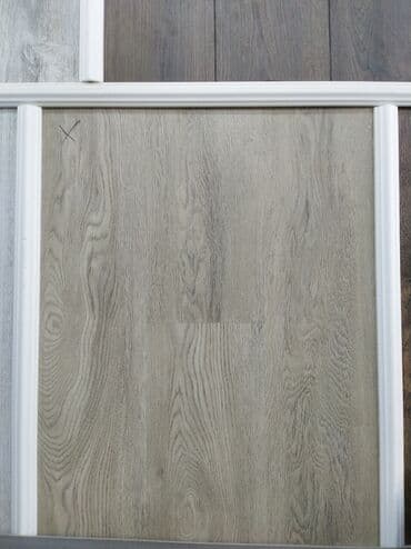 линолеум баку цена: Açıq boz rəngli, taxta naxışlı laminat döşəmə örtüyü. Ev və ya ofis — 1