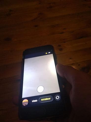 iphone 11 pro islenmis: IPhone SE 2020, 64 GB, Qara, Qırıq — 7