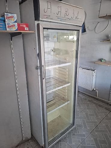 Vitrin tipli kommersiya soyuducusu - Şüşə qapılı, dik vitrin — 2