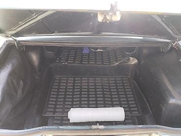 tra: VAZ 2107 sedan - Kuzov: 4 qapılı sedan, tünd yaşıl rəng - Mühərrik — 10