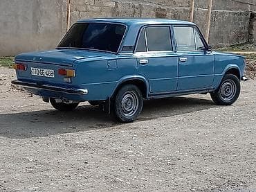 radiator maşın: Salam saz vəziyətdədi ili 1985 təcli satılır endrimdə var — 3