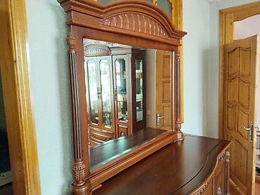 Klassik üslubda massiv ağacdan hazırlanmış konsol-vitrin güzgü ilə — 2