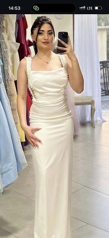 dekor xina: Zərif ziyafət/nişan donu - Rəng: süd ağ - Model: düz kəsim, bədənə — 1