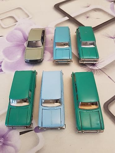 Kolleksiya üçün model avtomobillər dəsti - Miqyas: təxminən 1:43 - — 1