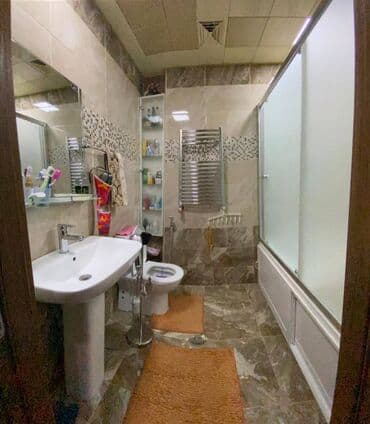 ist petrol tbilisi prospekti: Şəkillər fərqlidir. Nizami rayonu, Ənvər Hüseynov (Qafqaz otelin — 3