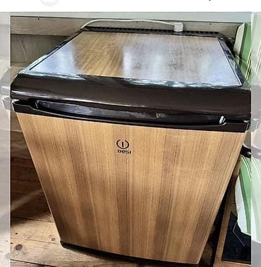 kiraye soyuducu: Indesit mini soyuducu - Səthində taxta teksturalı dekor, üst və alt — 5