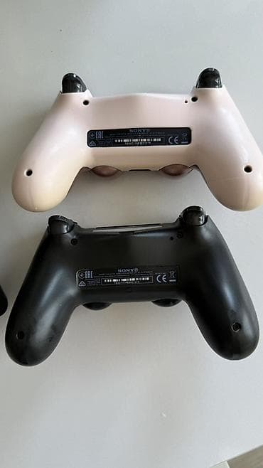 игровая консоль: Продаётся отличный комплект Sony PlayStation 4 Slim с объёмом памяти — 4