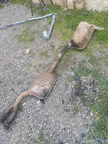 Avtomobil satışı: İki səsboğucu qutudan və arxa borudan ibarət tam egzoz sistemi — 2