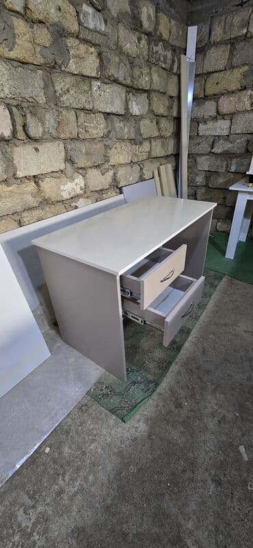 İş masası – 120×60×75 sm - Ölçülər: uzunluq 120 sm, en 60 sm lalafo.az -da İş masası – 120×60×75 sm - Ölçülər: uzunluq 120 sm, en 60 sm