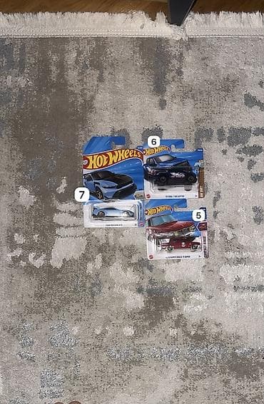 hot wheels: Hot Wheels kolleksiya dəsti – 3 ədəd kartlı model - Hot Wheels Ford — 1