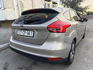 man sat: Ford Focus: 1 l | 2016 il 200000 km Hetçbek — 3