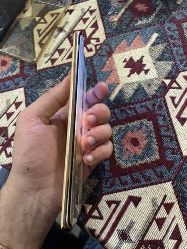 мини телефон: Infinix Zero 30, 256 GB, rəng - Qızılı, Sensor — 3