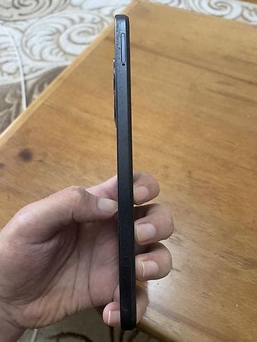 Фото и видеокамеры: Redmi Note 12 ilk sahibiyəm ekranda,korpusda qırıq çat yoxdu.Bütün — 4