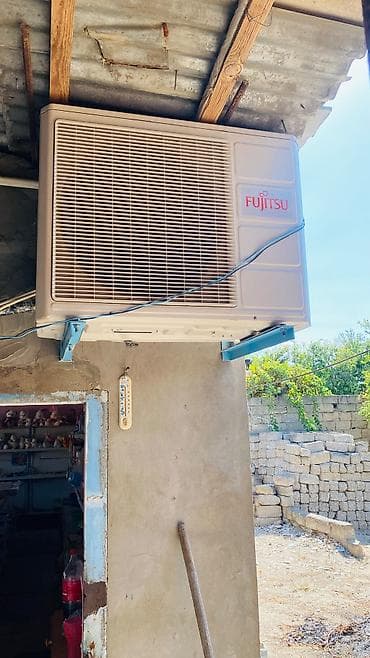 ev saati: Kondisioner 65 kv .evden satiş. Usda mali350 deyil tam işləkdir. Alan — 2