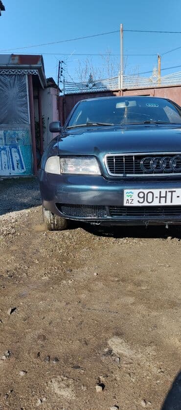 masin ev: Audi sedan (B4/B5 dövrü, təxmini 1990-lar) – qaradan mavi tonlara — 7