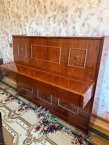 Piano Belarus. 
Piano Belarus (Беларусь) 3 pedal. Köklənməyib — 2