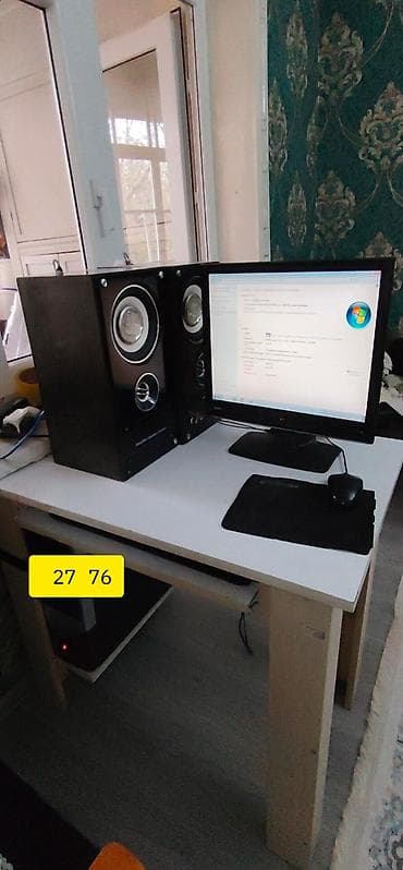 Stolüstü kompüter komplekti Tərkib: - Sistem bloku: Intel Core 2 Duo