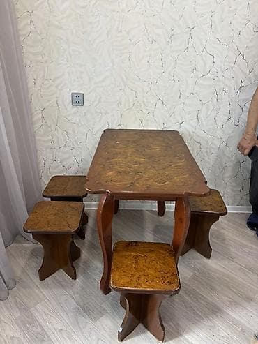stulla: Mətbəx üçün, İşlənmiş, Açılmayan, Dördbucaq masa, 4 stul — 4