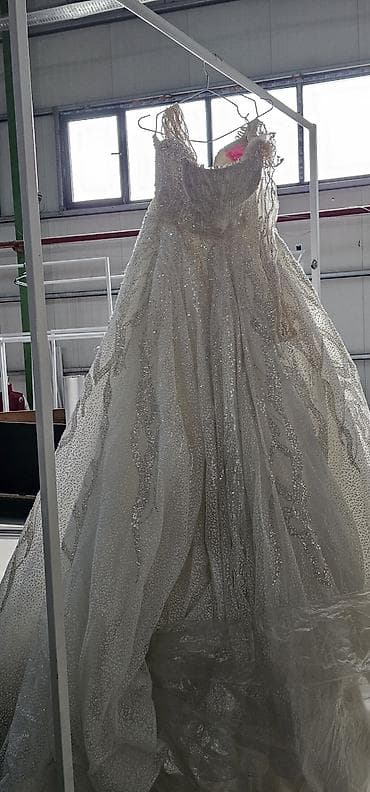 Toy paltarları və aksesuarları: 5 eded gəlinlik — 4