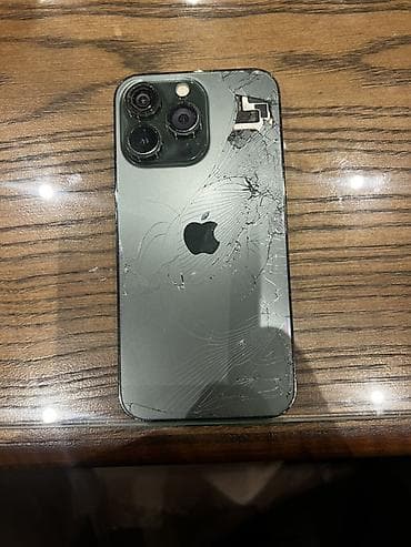 apple qulaqciq: IPhone 13 Pro, Yaşıl, Qırıq — 1