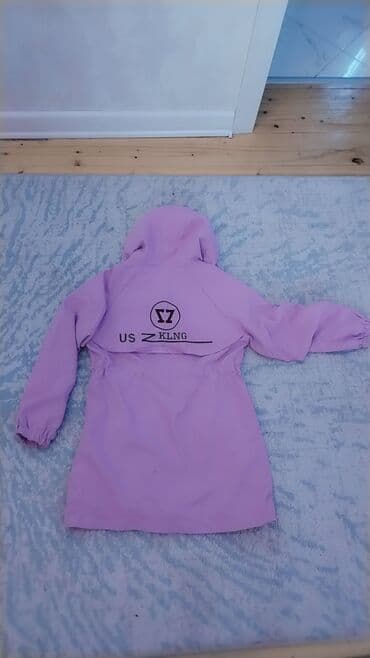 Məktəbli forması: Uşaq üçün qız yağmurluğu – kapüşonlu, uzun model - Rənglər: açıq — 2