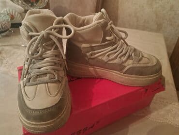 Krossovka, Qız üçün, 30