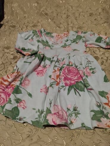 ziyafet geymleri: Məhsul paketi: ayaqqabı və geyim 1) Qırmızı idman ayaqqabıları - — 17