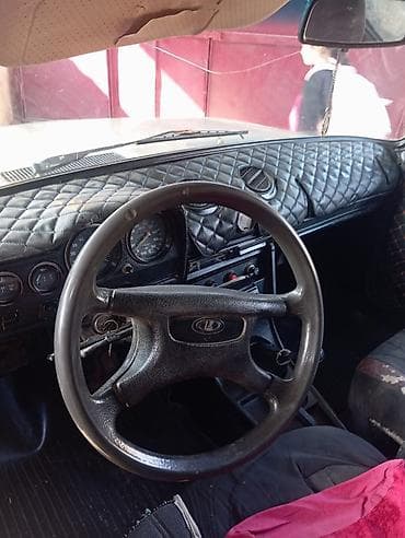 hundur masin: VAZ 2106 sedan - Kuzov: 4 qapılı, bej rəng, klassik xrom detallarla - — 6