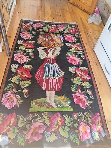 Xalça – əl işi, dekorativ təsvirli - Naxış: Mərkəzdə səbət daşıyan