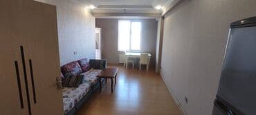 evler bineqedide: Mənzil tam əşyalı kirayə verilir. 14.12 mərtəbə, 58 kv, 1 otaq, (1-2 — 2